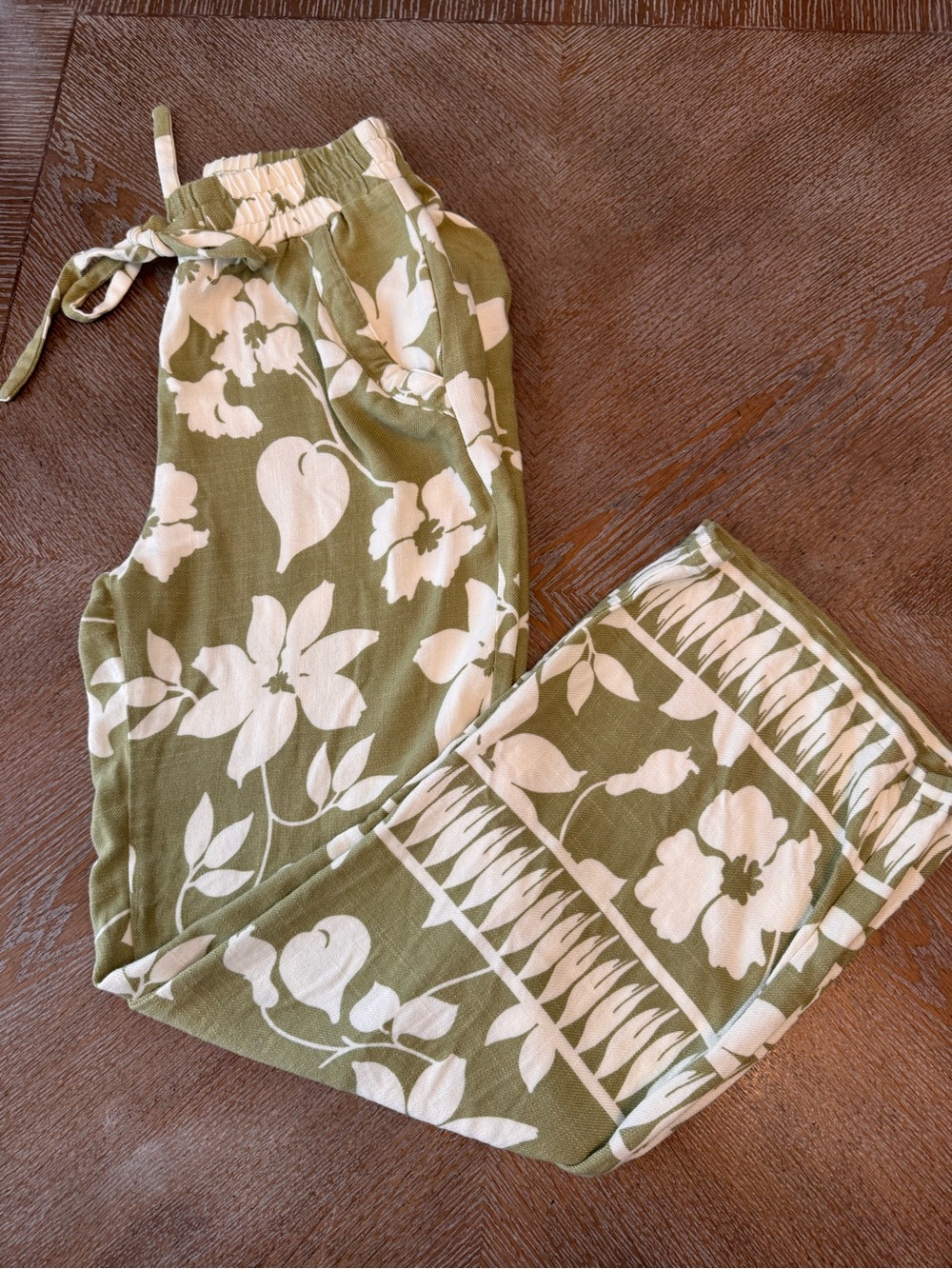 Sienna Sky Green Floral Pants Medium Drawstrings Waist 30” Inseam 29”Pockets - Picture 3 of 7